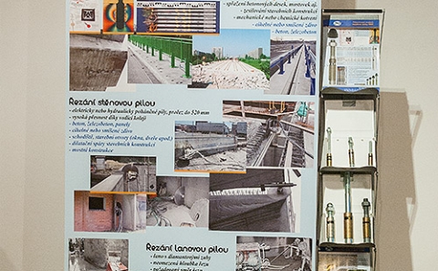 Betonářské dny 2015 - výstava Beton - banner Stavby OMO