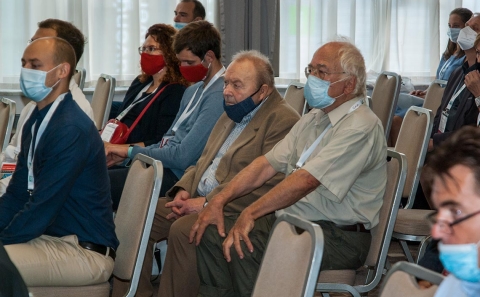 Posluchači přednášek sympozia MOSTY