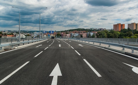 Svodidla MS4-A3/H2 a ZMS4-A3/H2 na východní polovině mostu O.Ševčíka v Brně